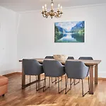 5, Apartment, Central, Modern, Spacious Apartament