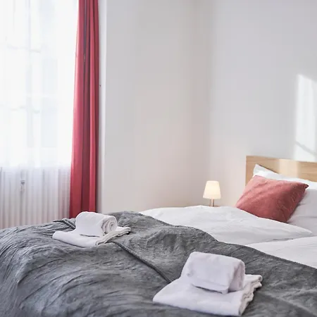 5, Apartment, Central, Modern, Spacious * Berna
