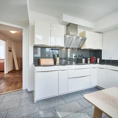 5, Apartment, Central, Modern, Spacious *