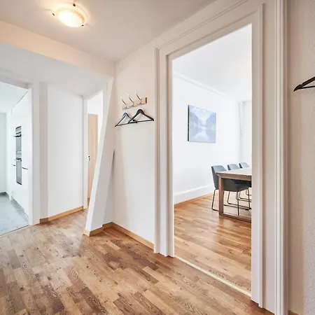 5, Apartment, Central, Modern, Spacious