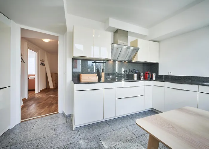 5, Apartment, Central, Modern, Spacious *