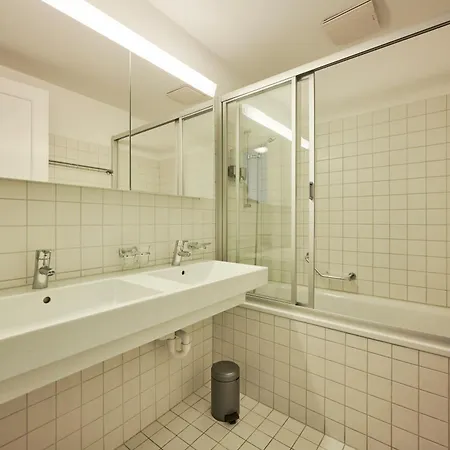 5, Apartment, Central, Modern, Spacious شقة برن